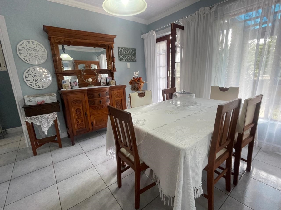 4 Bedroom Property for Sale in Hartenbos Heuwels Western Cape